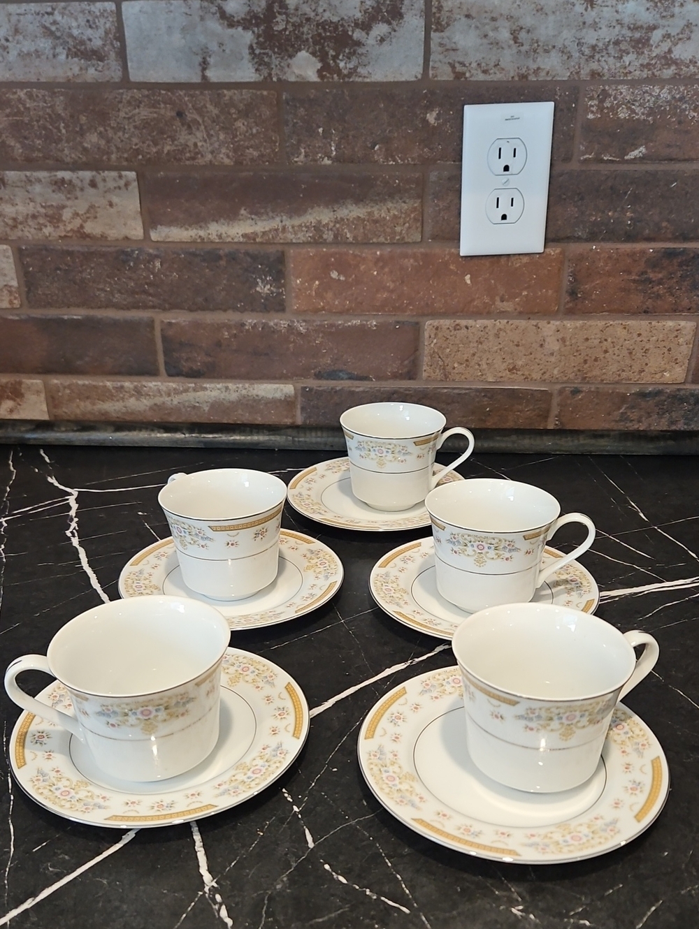 Cornet Fine Porcelain #117 White and Gold Floral Teacup & Saucer Set - 5pc